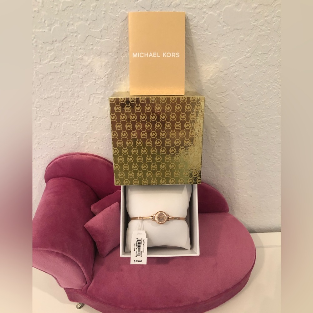 New Original Michaelkors Rose Gold Color Bracelet With Tag And Booklet